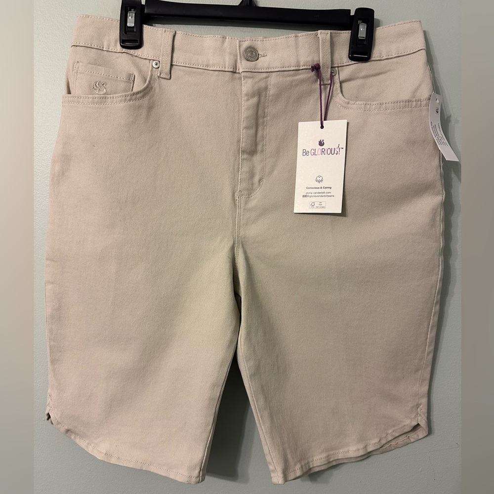 Gloria Vanderbilt Tan Bermuda Shorts. Brand New!! Too small for me. Nice shorts!